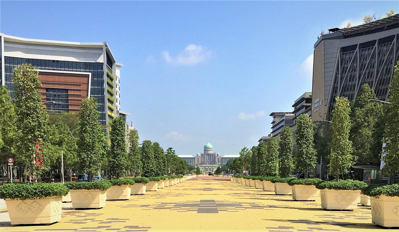 Persiaran Perdana, the boulevard through Putrajaya's government district, in 2020. The new autonomous bus route links MRT Putrajaya Sentral with ministries in the district. File photo.